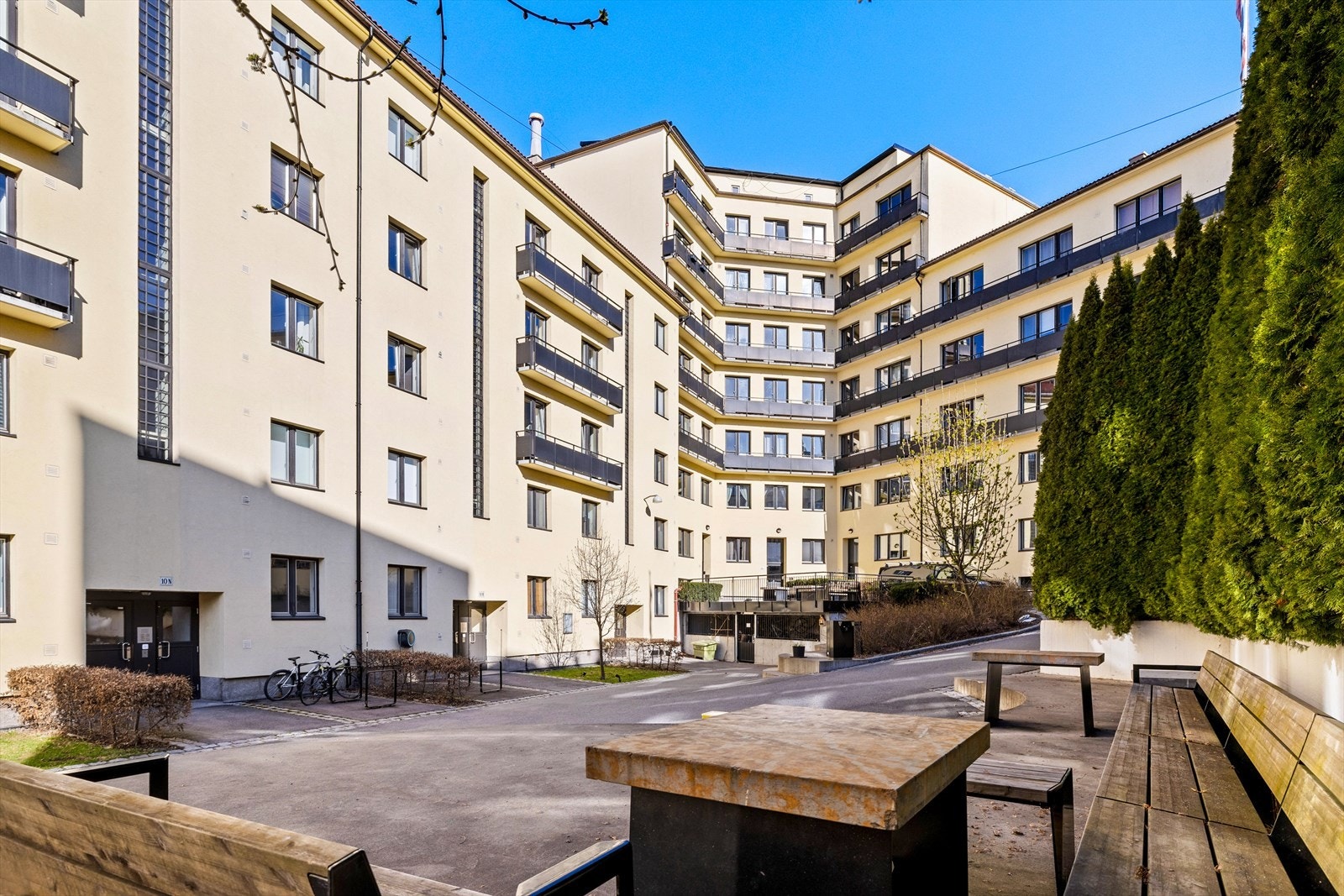 Den fantastiske bakgården er en av områdets flotteste og må bare oppleves. Galleribilde