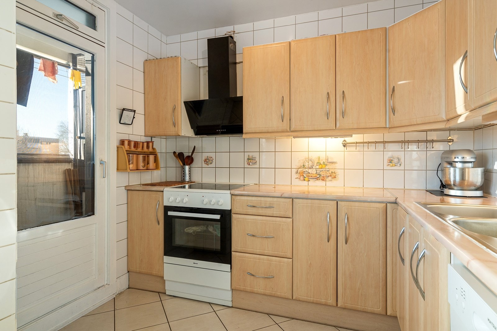 Utgang til luftebalkong som egner seg godt for å tørke klær Galleribilde