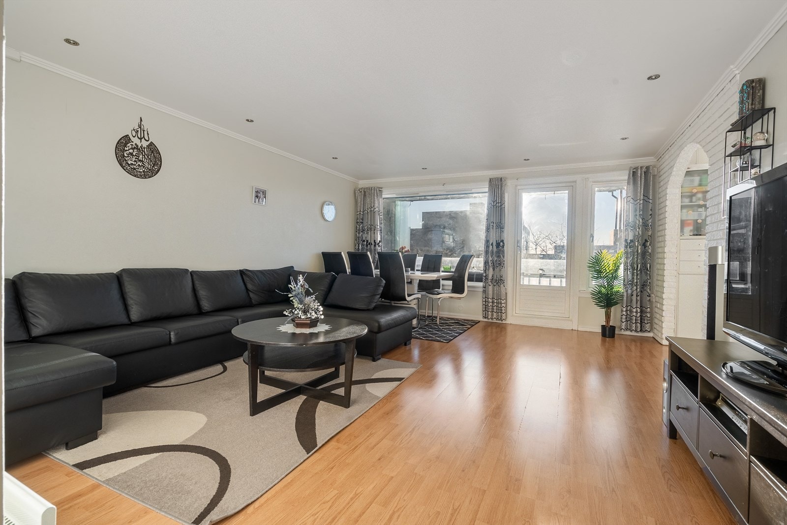 Velkommen til Odvar Solbergs vei 198! Galleribilde