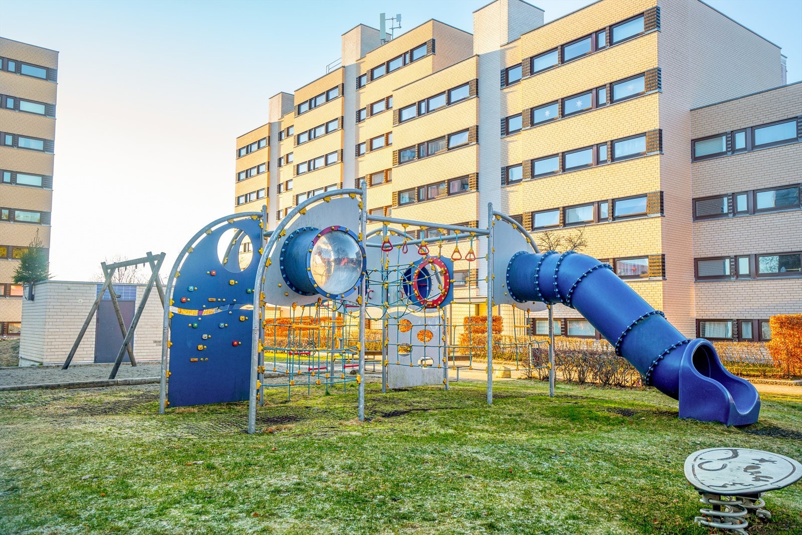 Lekeplass på borettslagets områder Galleribilde