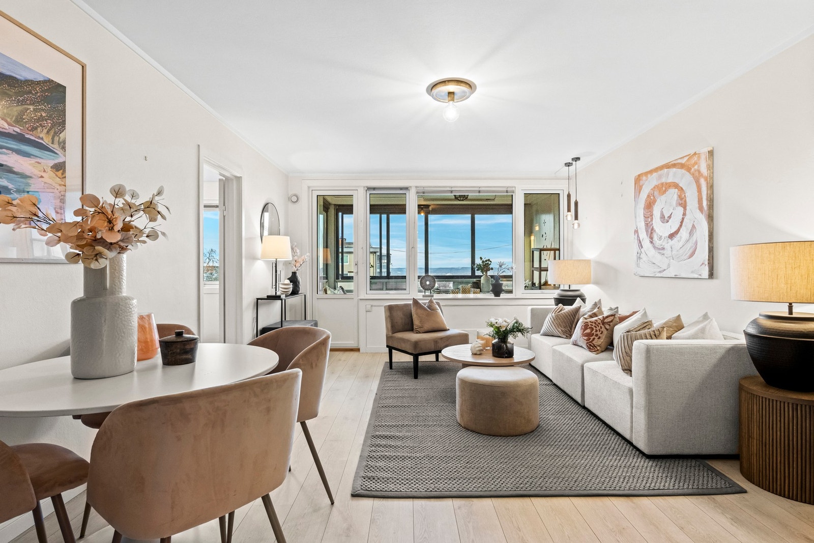 Velkommen til Mekanikerveien 9. Presentert av Rikke Høien ved PrivatMegleren Galleribilde