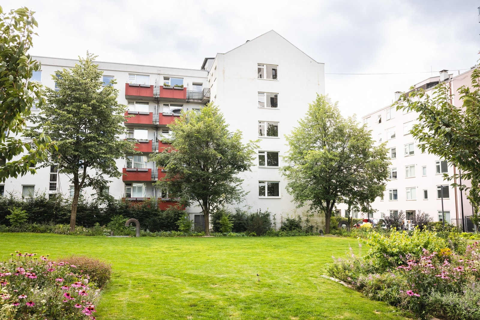 Fasade - Maries gate 12. Leiligheten har en urban og ettertraktet beliggenhet på Majorstuen med Frognerparken som nærmeste nabo. Galleribilde