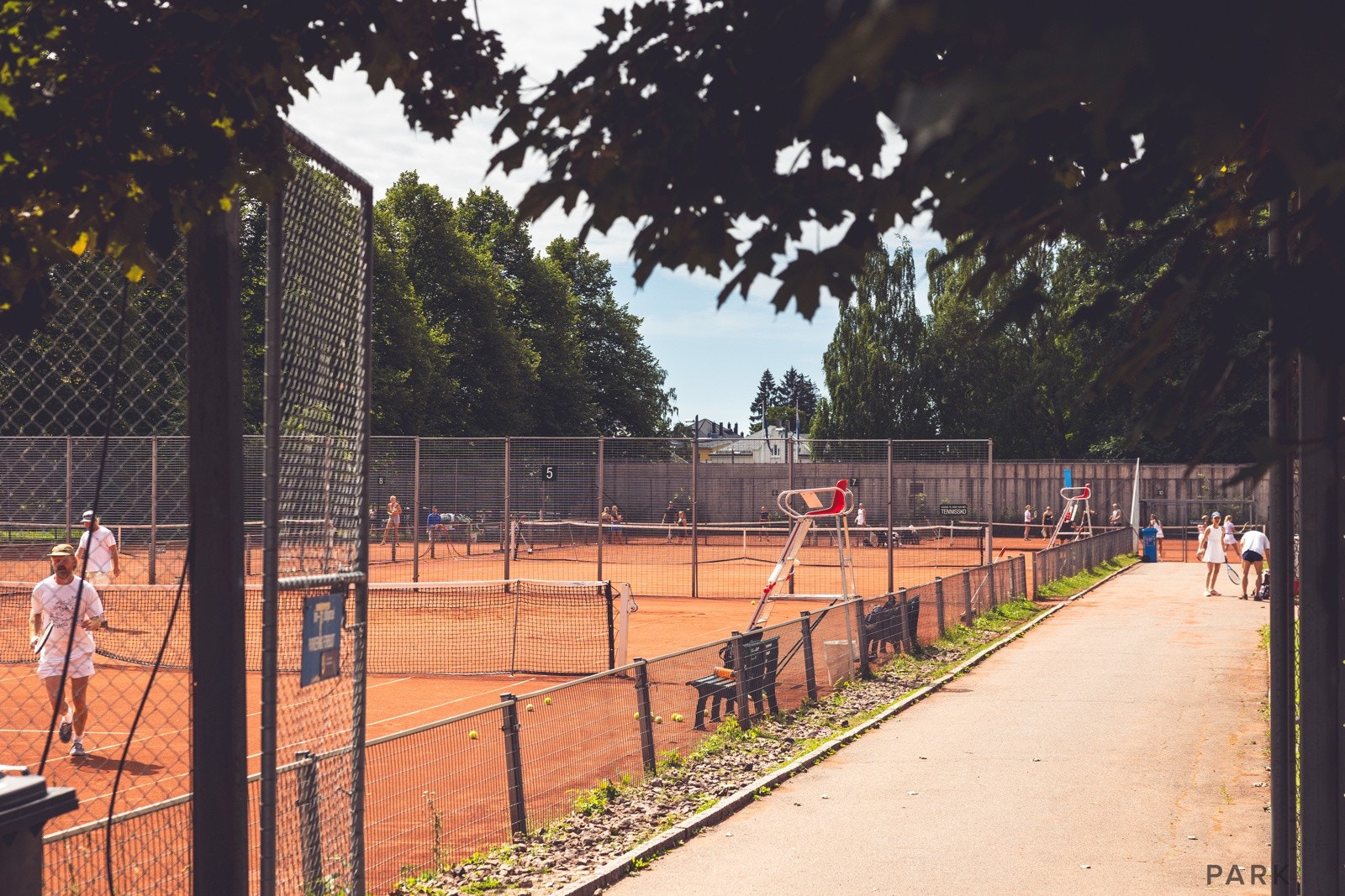 Tennisbane like ved Frognerparken. Galleribilde