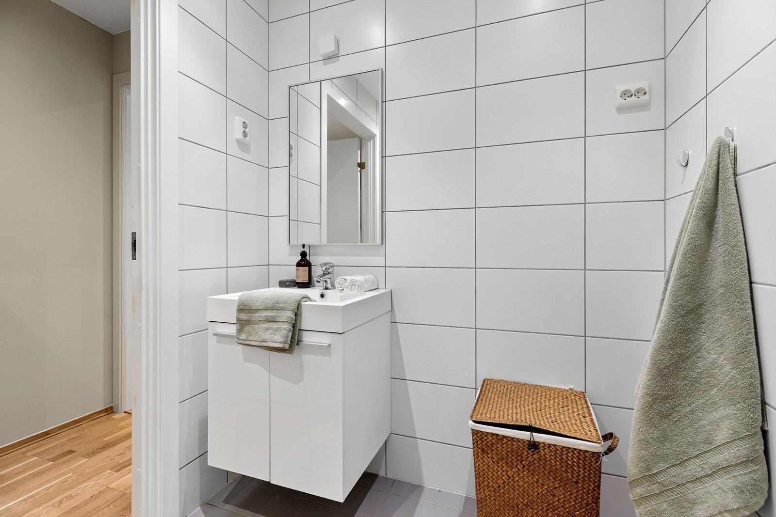 Det er mulighet for tilkobling av vaskemaskin, samt tilgang til felles vaskeri. Galleribilde