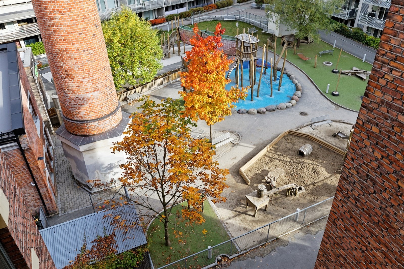 Waldemars barnehage ligger ved siden av bygården. Galleribilde