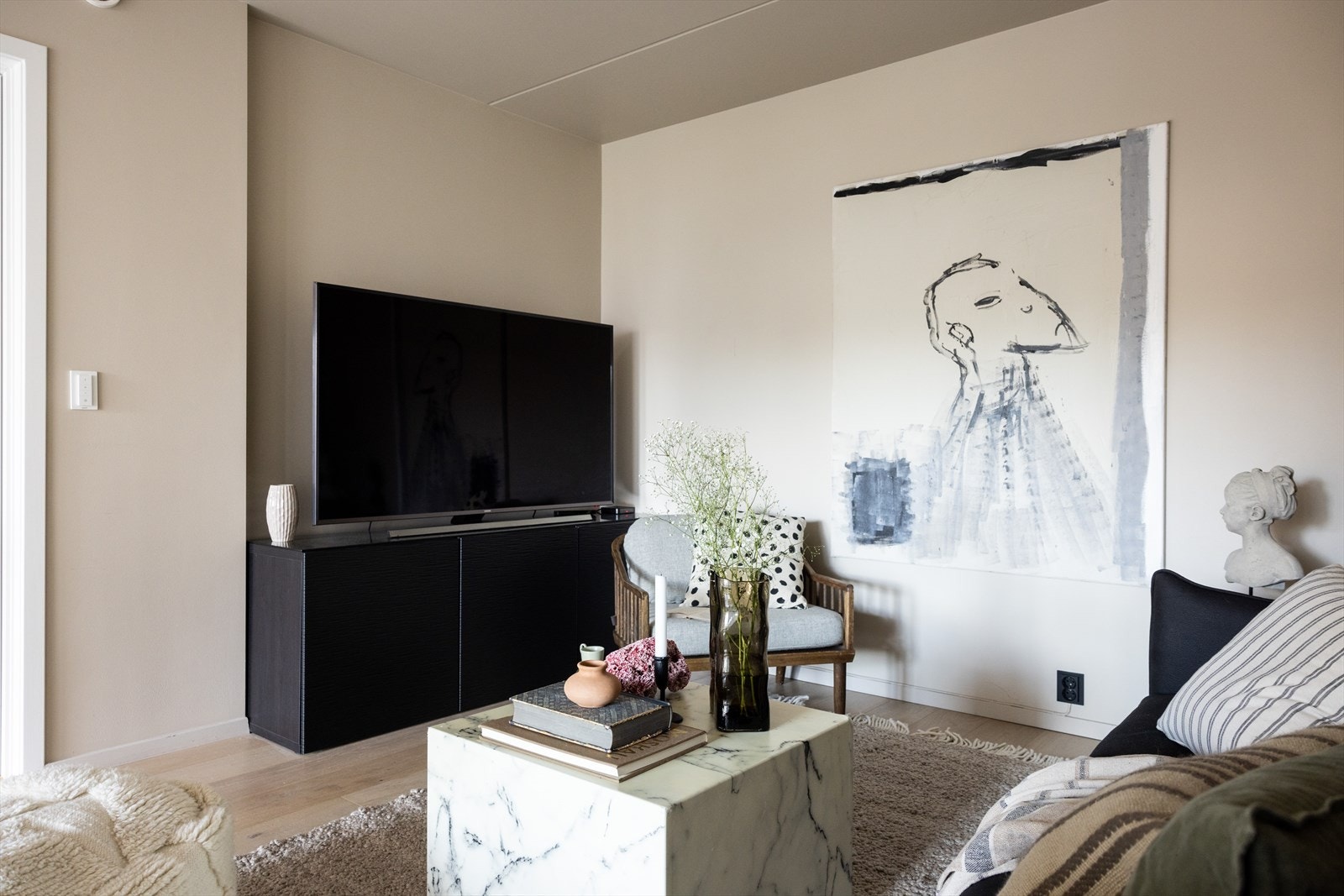 - Stuen fungerer utmerket som TV-stue - Galleribilde