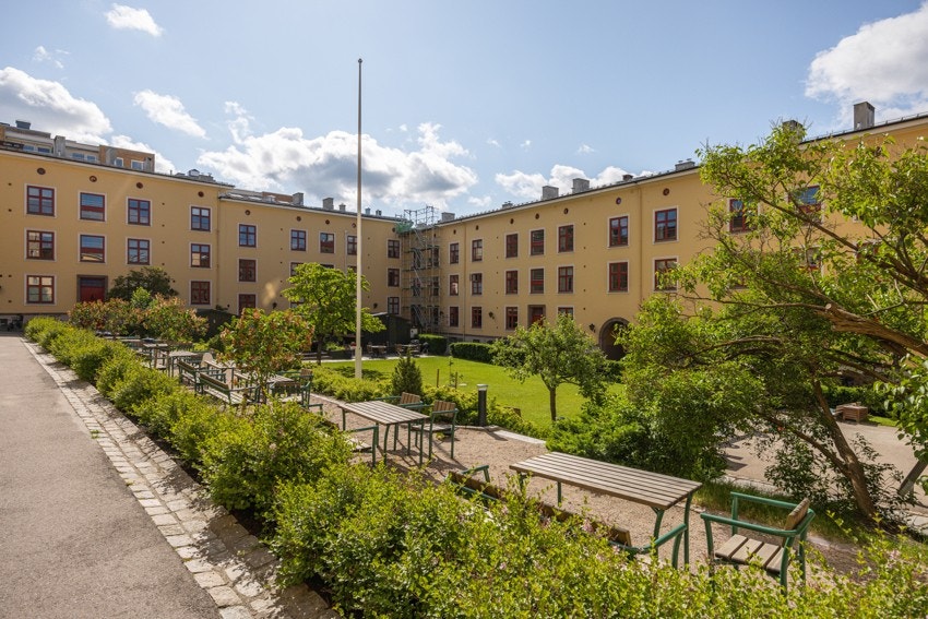 Indre gårdsrom. Galleribilde