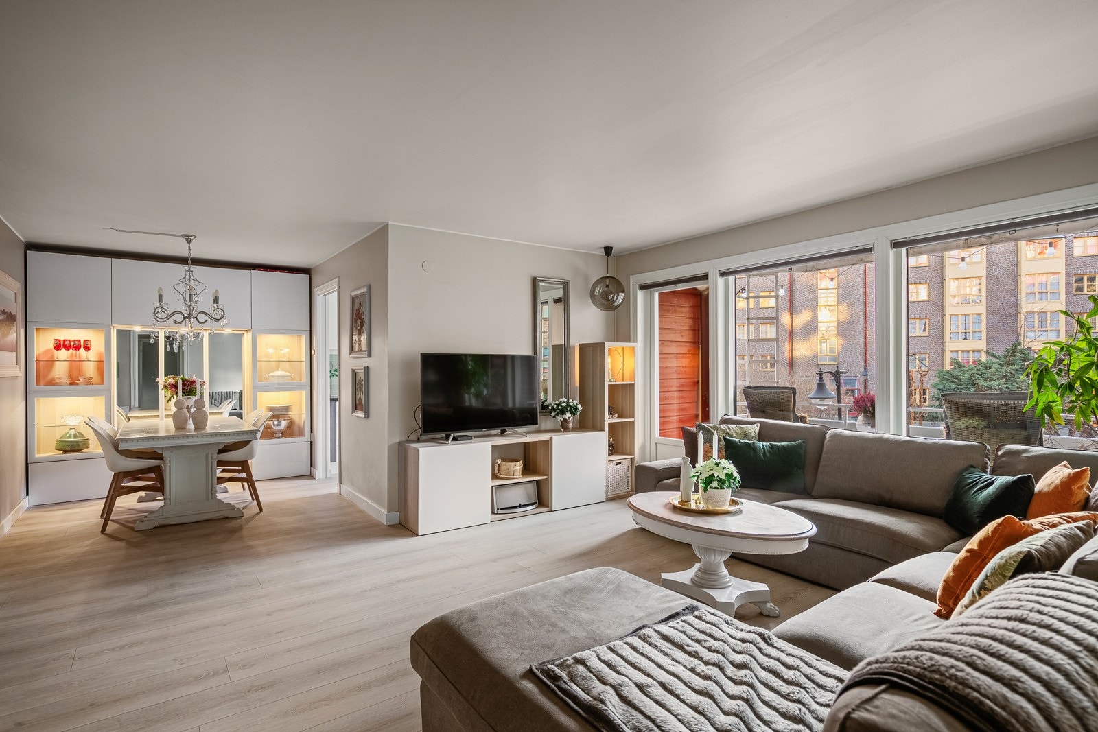 Velkommen til Norbygata 19 - En pen 3(4)-roms med sentral og populær beliggenhet i Jensens Have på Grønland! Galleribilde