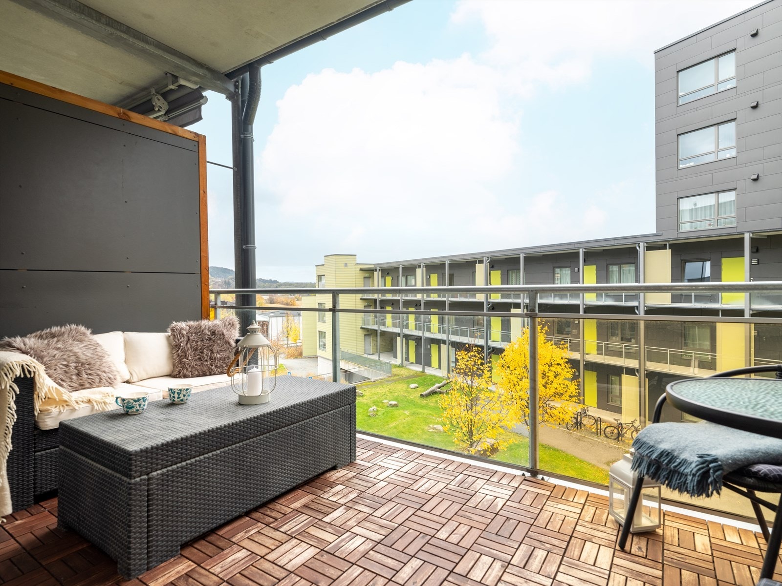 Sørvestvendtbalkong på 8 m² med gode solforhold utover for- og ettermiddag. Galleribilde