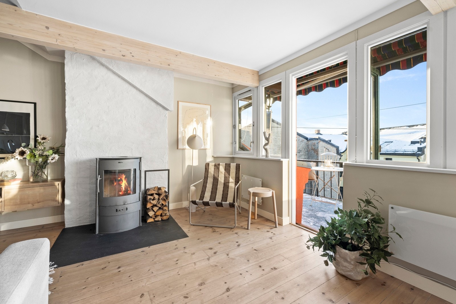 Flott peisovn som gir god varme på kalde høst-/vinterdager Galleribilde