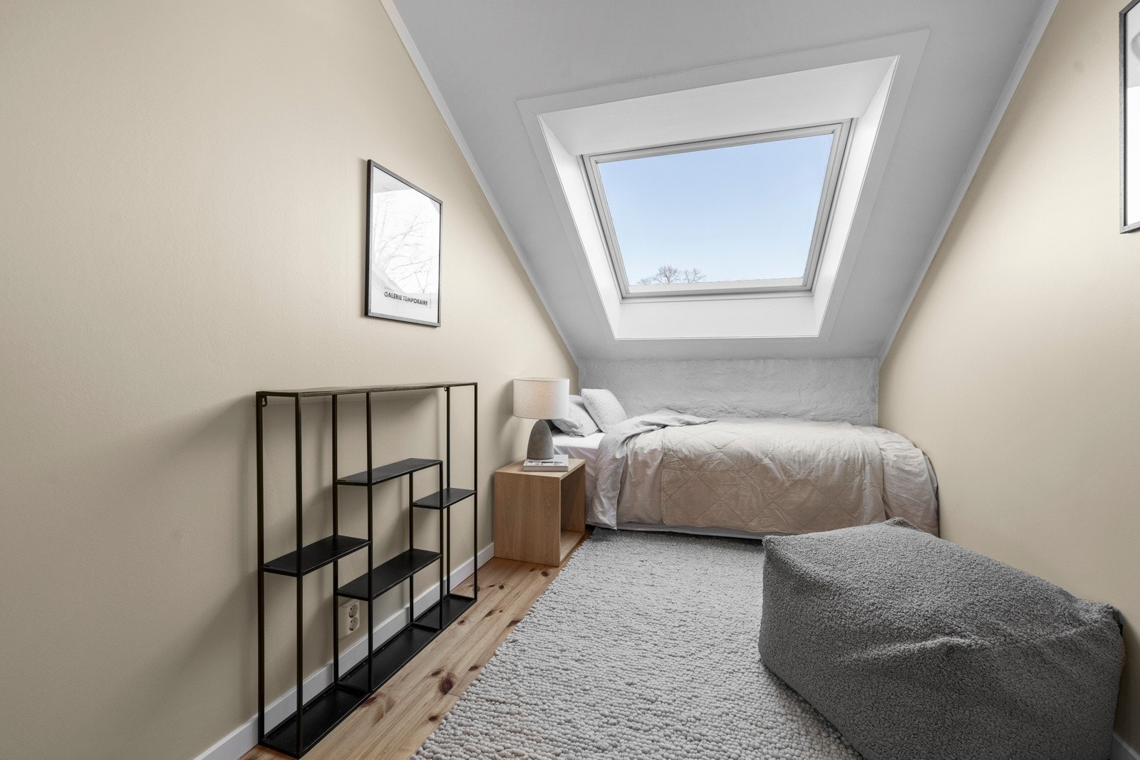 Pent soverom II som egner seg utmerket som et fullverdig soverom eller kontor, avhengig av behov. Galleribilde