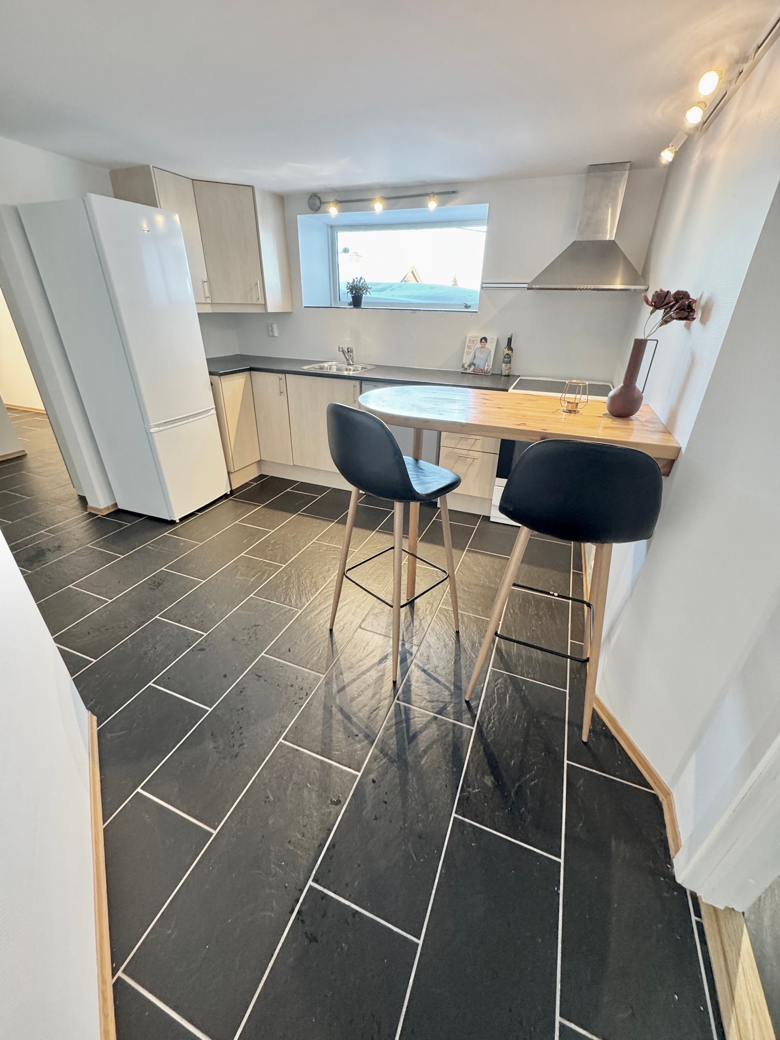 Koselig spiseplass for to Galleribilde