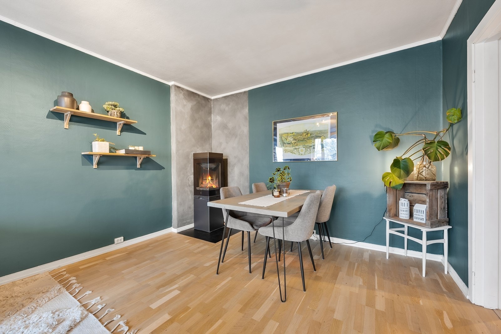 Spiseplass i stuen med stilige detaljer. Galleribilde