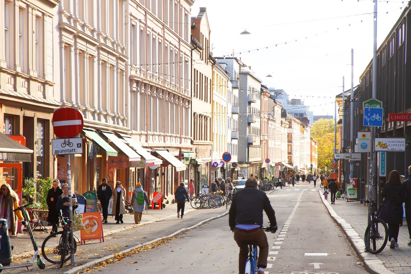 Kort vei til populære Markveien med en rekke servicetilbud. Galleribilde