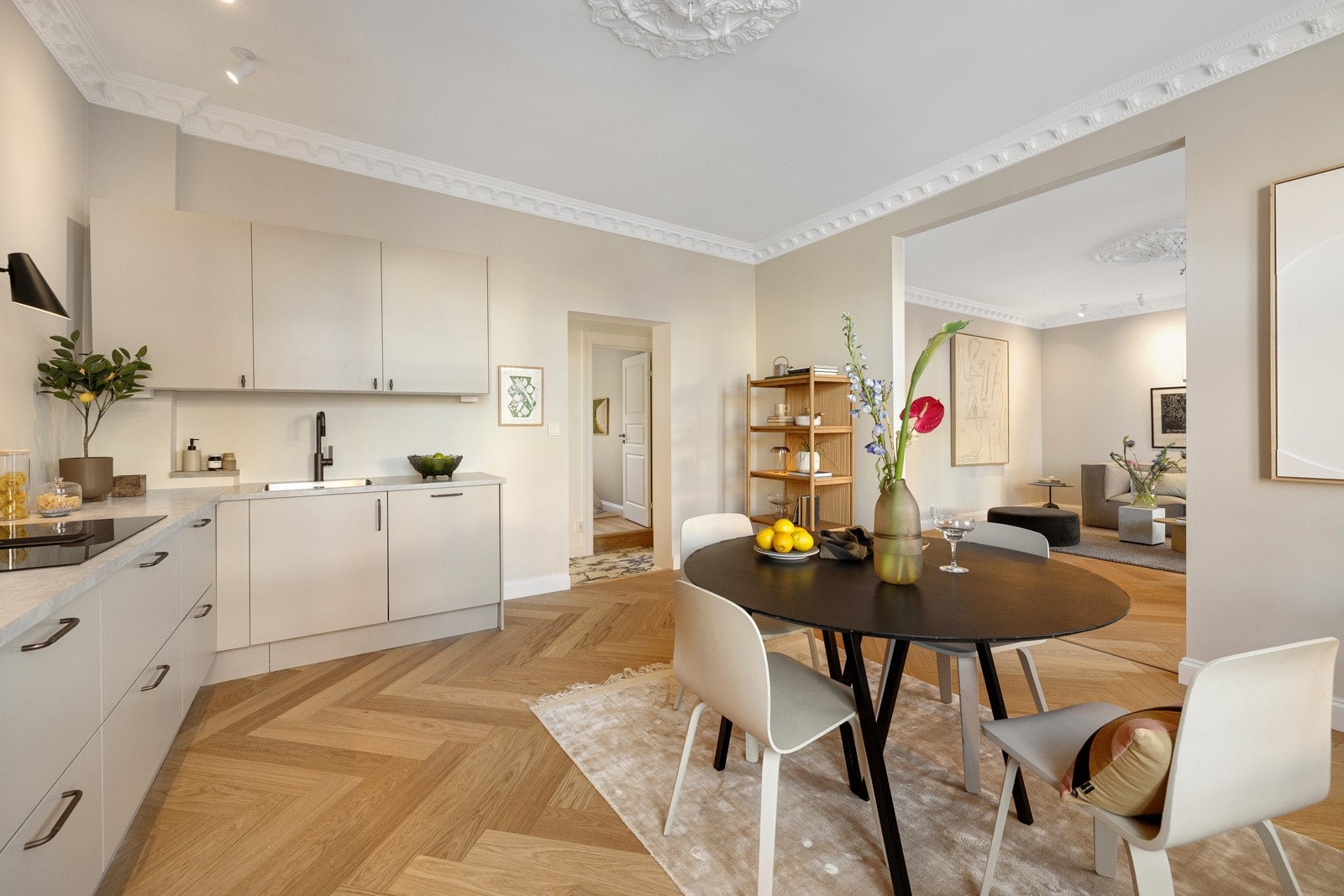 Leiligheten har en svært god og optimalisert planløsning hvor hver eneste detalj er nøye forprosjektert og gjennomtenkt. Galleribilde