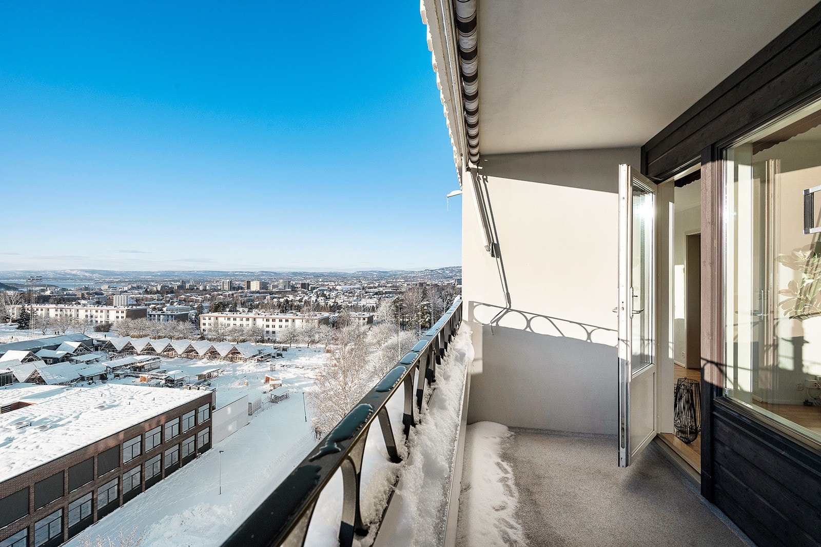 Flott balkong med gode solforhold! Galleribilde