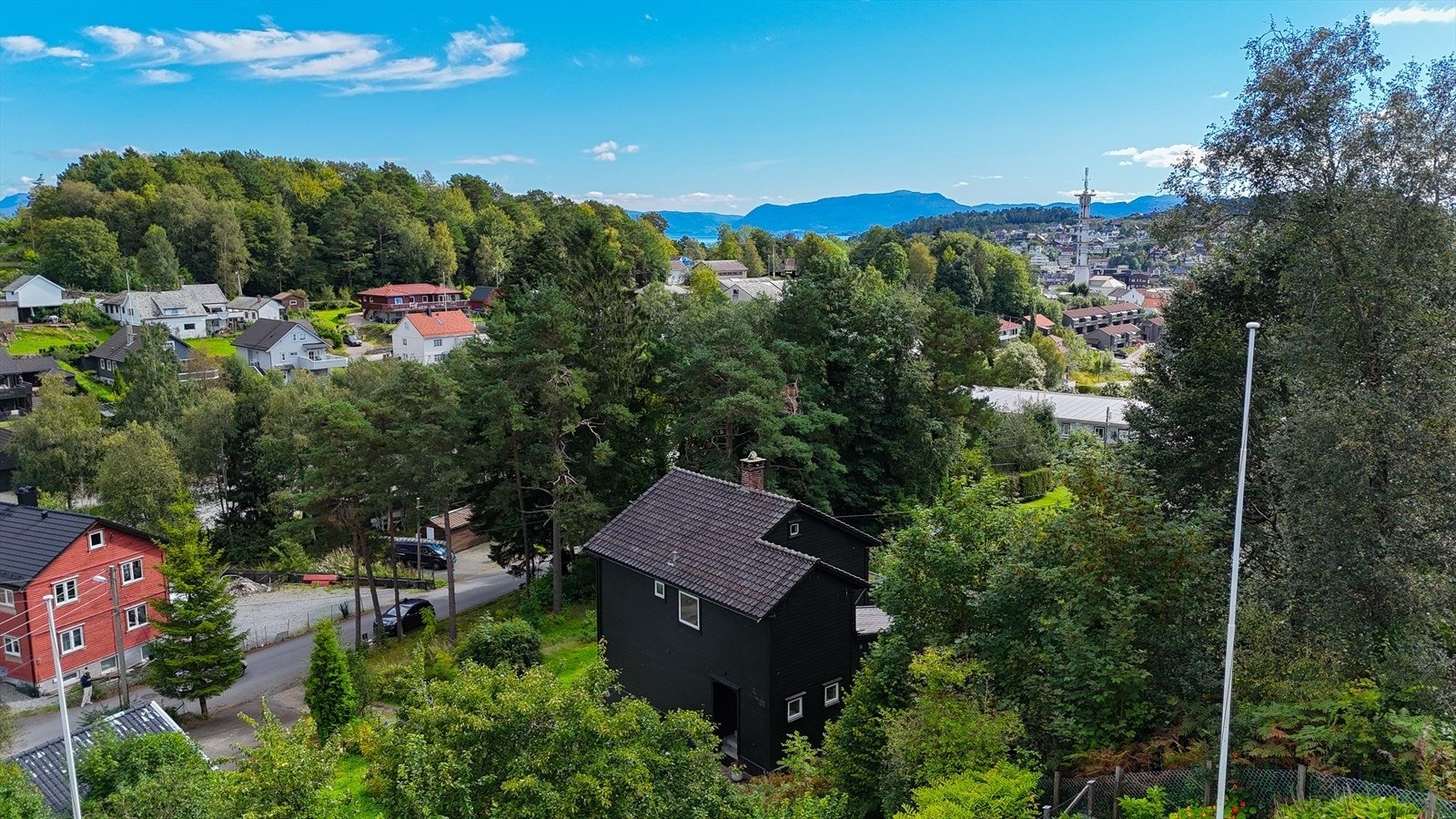 Eigedommen har ein sjerma plassering. Galleribilde