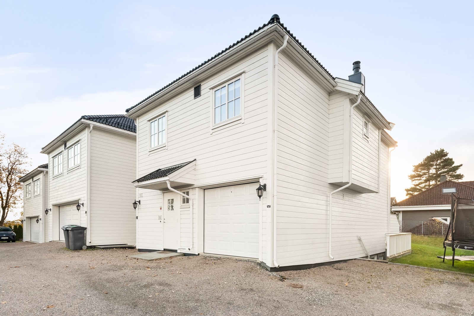 Det er parkering i garasjerom Galleribilde