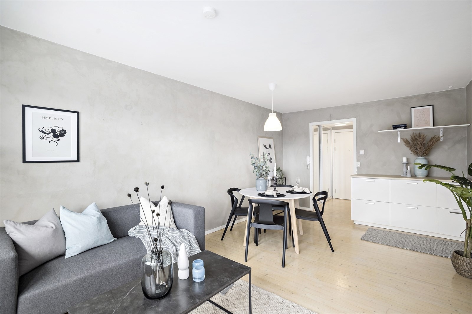 Gjennomgående pen og moderne leilighet Galleribilde