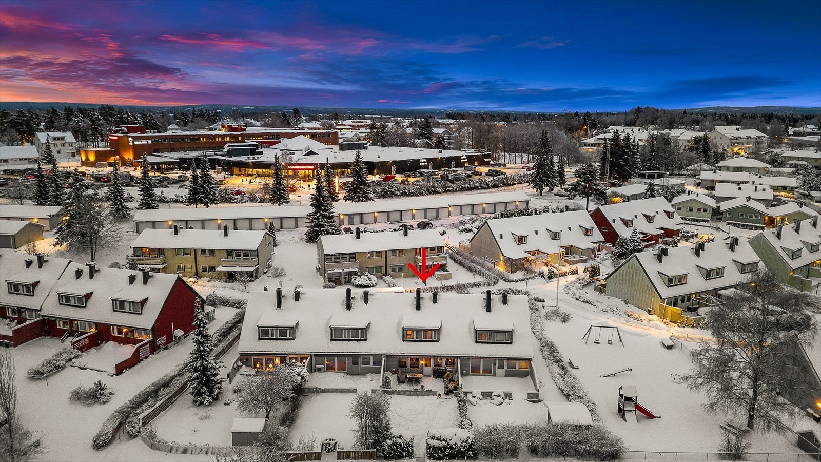 Rekkehuset har en attraktiv beliggenhet nær Kløfta sentrum Galleribilde