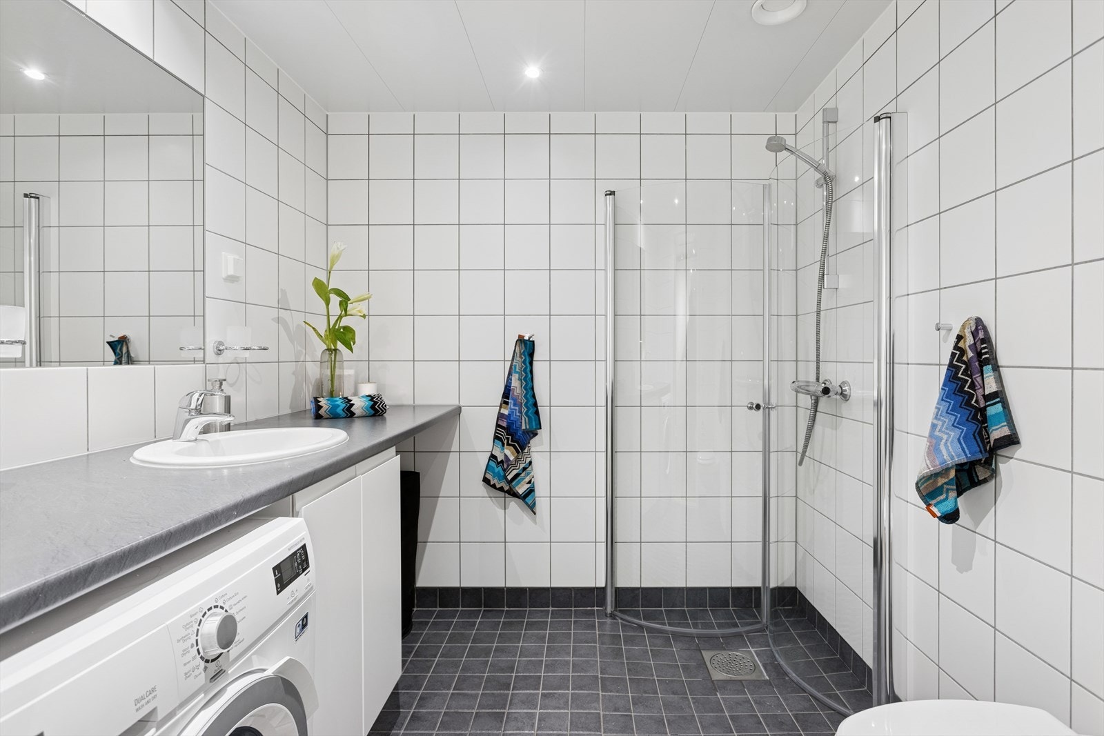 Varmtvann er inkludert i felleskostnadene. Galleribilde