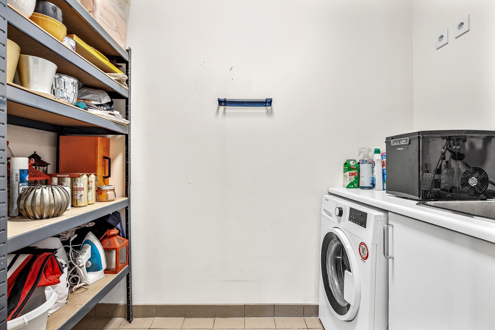 Separat vaskeorm med bodplass. Galleribilde