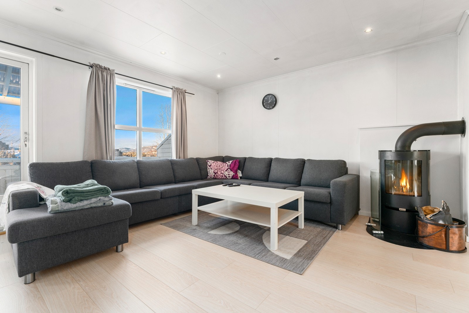 I himling er det installert downlighst med dimmer. Galleribilde