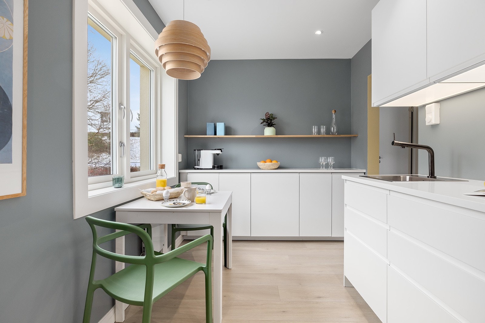 Velkommen til Einars vei 26, 2. etasje. Visning søndag 19.01, kl. 12:00-13:00 og mandag 20.01, kl. 16:30-17:30. Galleribilde