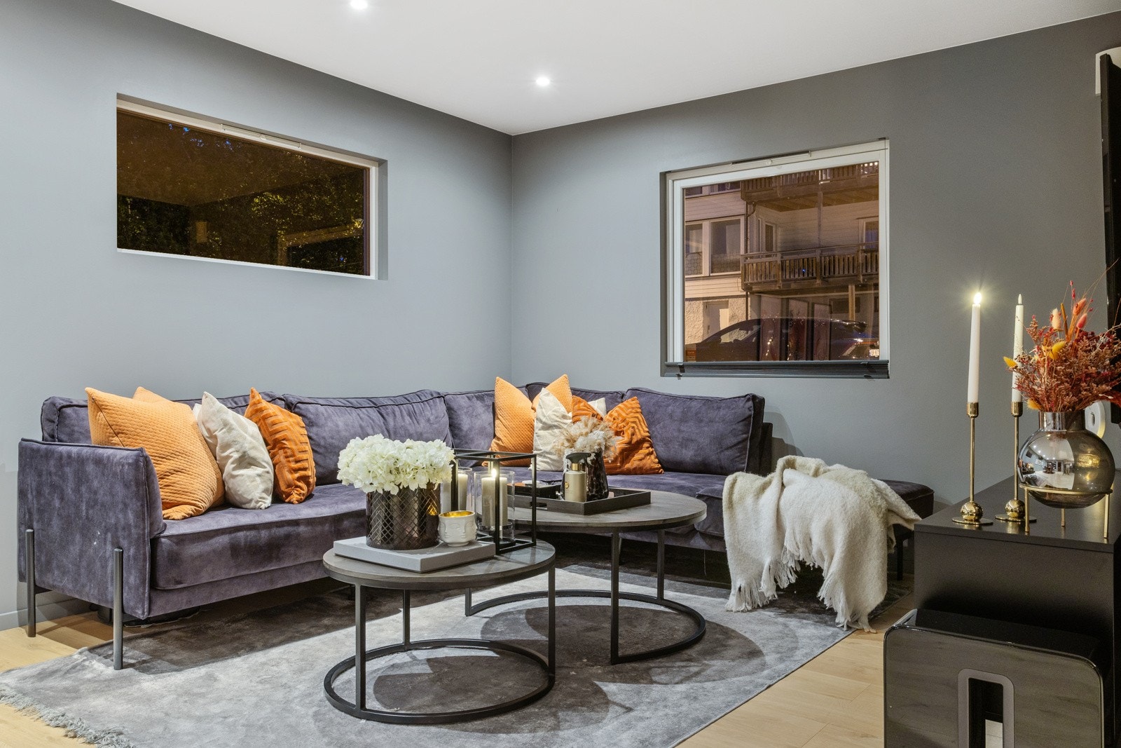 Naturlig sofakrok i den ene enden av stuen. Galleribilde