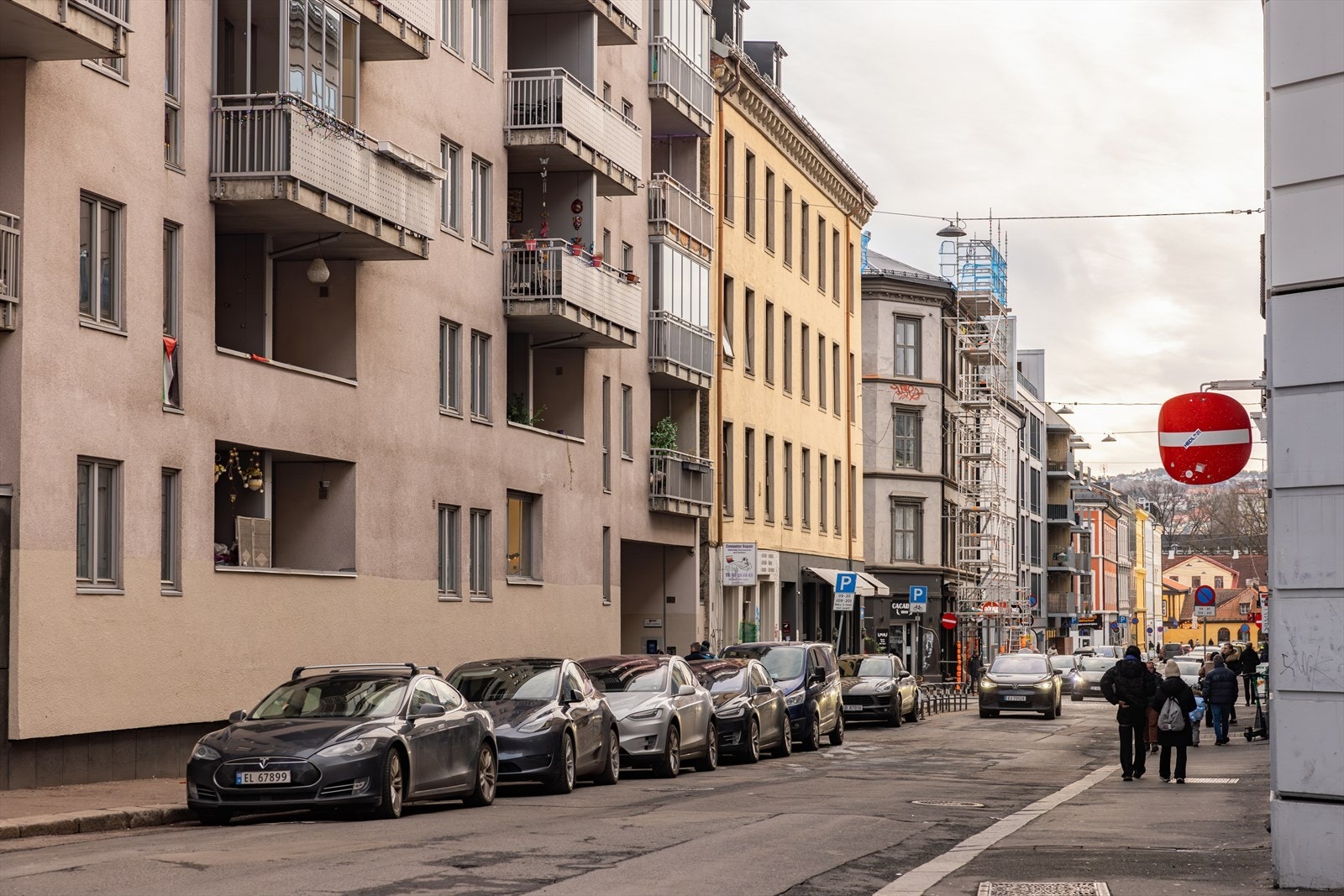 Her bor du med en unik plassering i Oslo, med nærhet til alt du måtte trenge av forretninger, kaféer, restauranter og underholdnings- og servicetilbud Galleribilde
