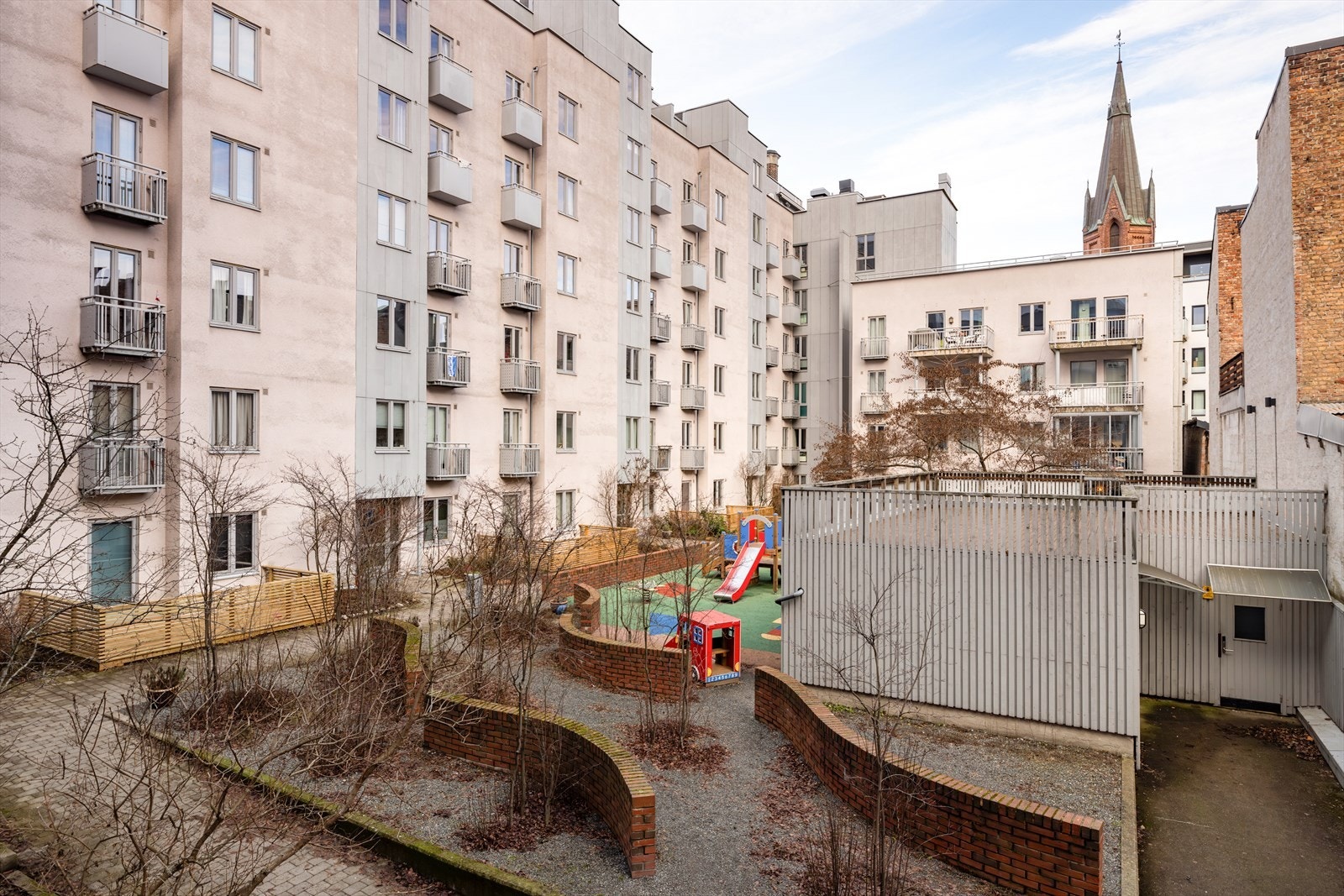 Centrum Boligsameie består av 102 seksjoner og byr på felles takterrasse, sykkelbod og selskapslokale Galleribilde