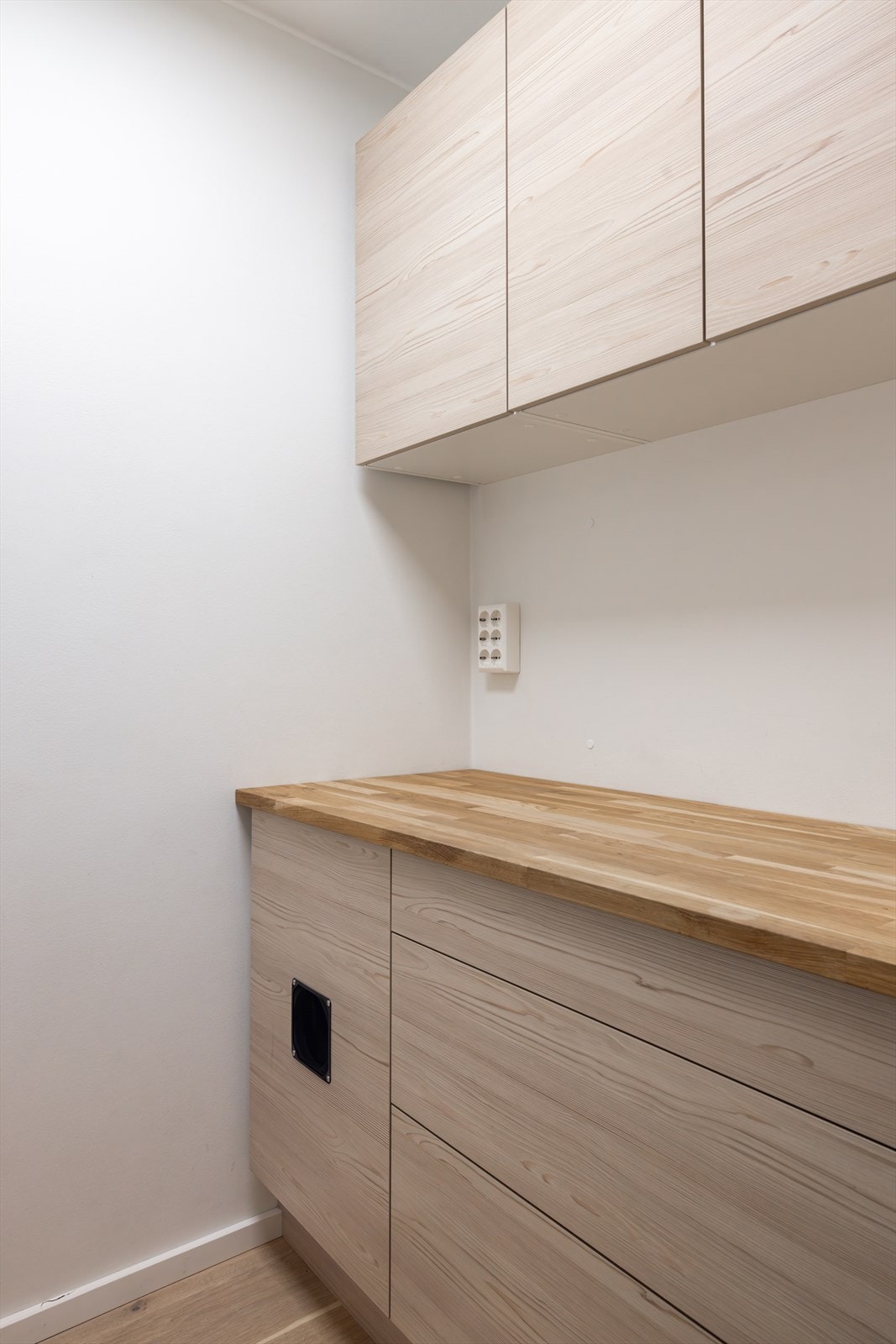 I tillegg disponerer leiligheten en kjeller bod på ca. 5m² Galleribilde