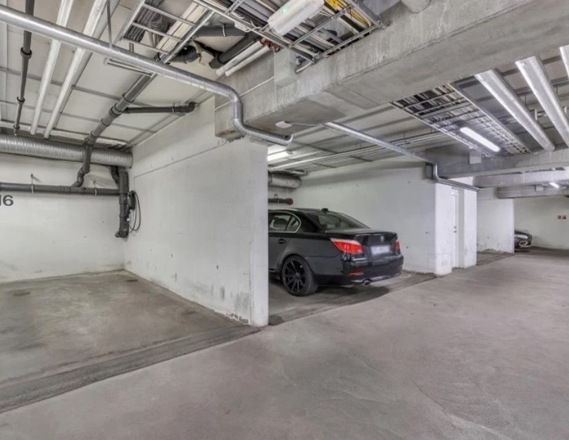 Garasjeplass med elbillader medfølger. Plass nr. 16. Galleribilde