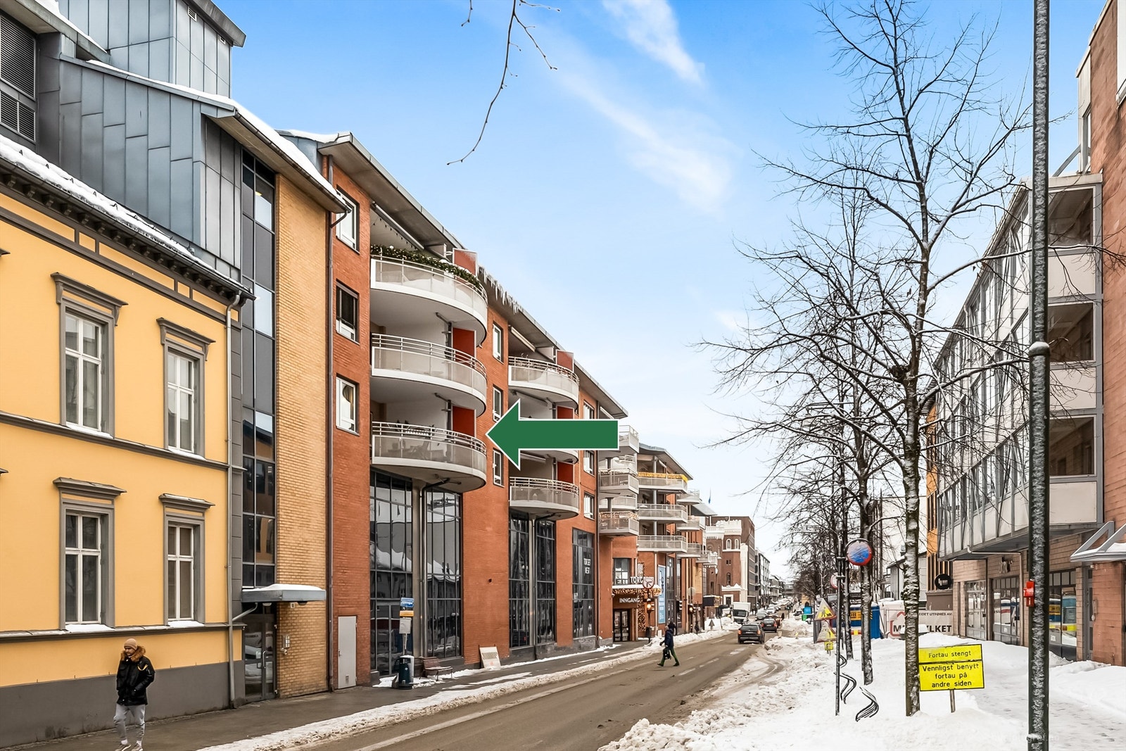 Lys og gjennomgående 3-roms sentrumsleilighet i 3. etasje Galleribilde