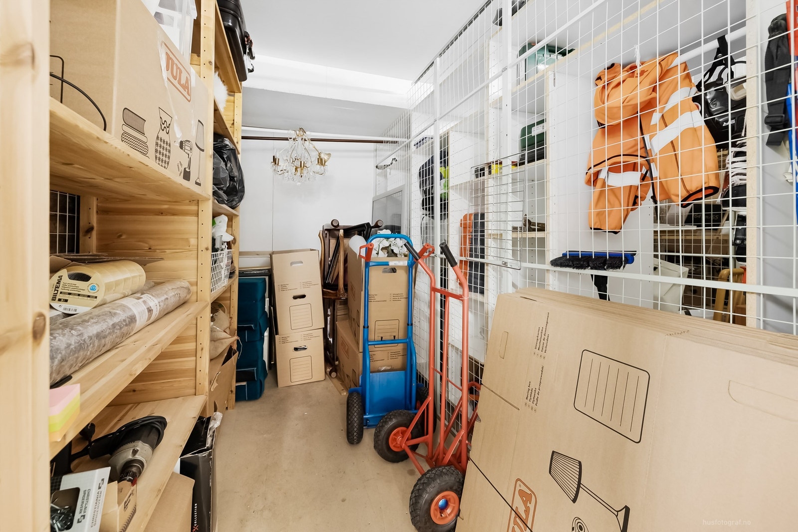 Lagringsplass i innvendig bod og ekstern bod Galleribilde