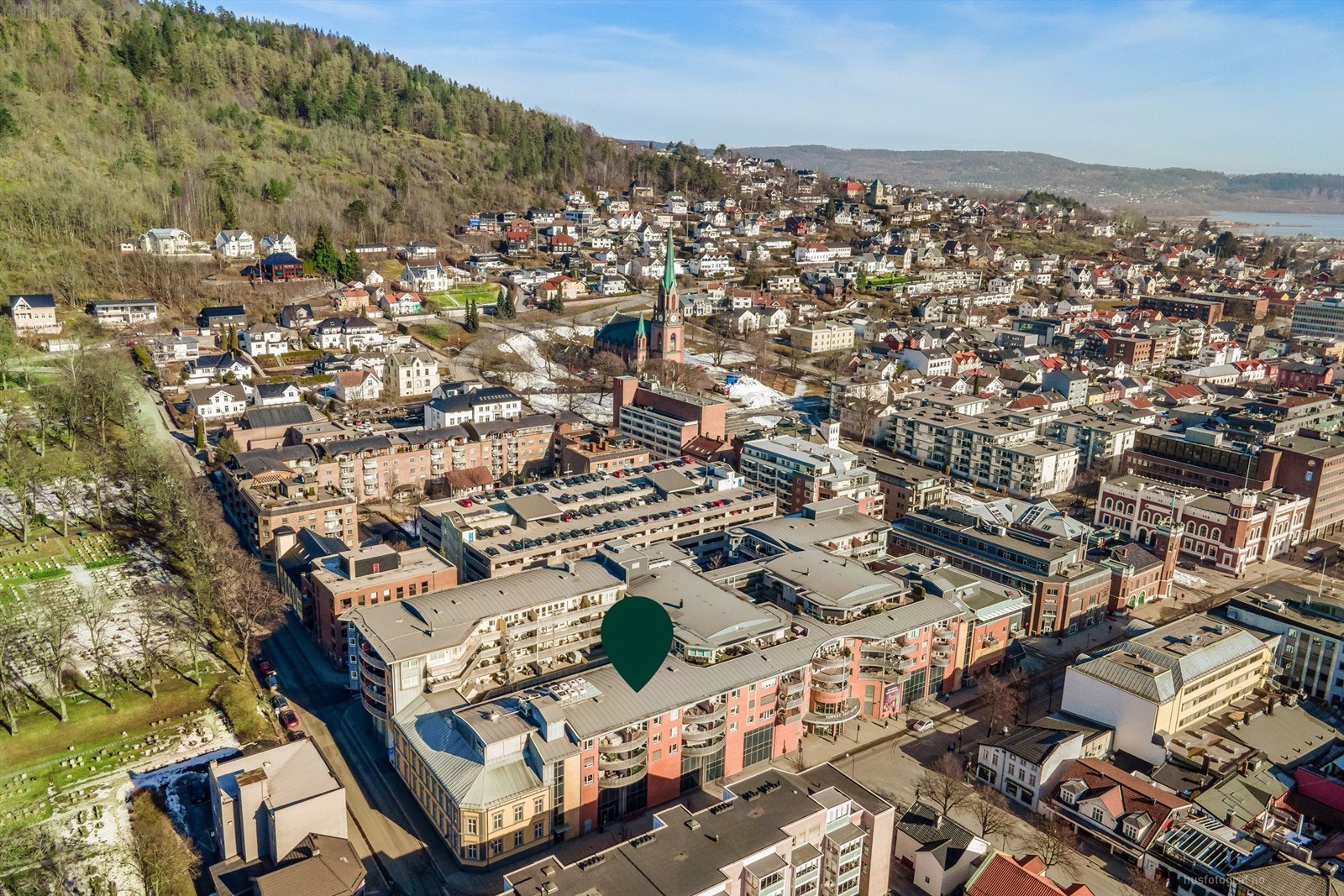 Det er også kino, minigolf, skøytebane (vinterstid) og teater i sentrum Galleribilde