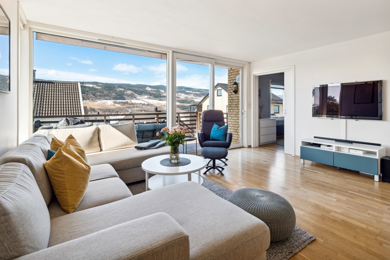 Velkommen til Mosvevegen 8 B - flott halvpart av horisontaldelt tomannsbolig. Galleribilde