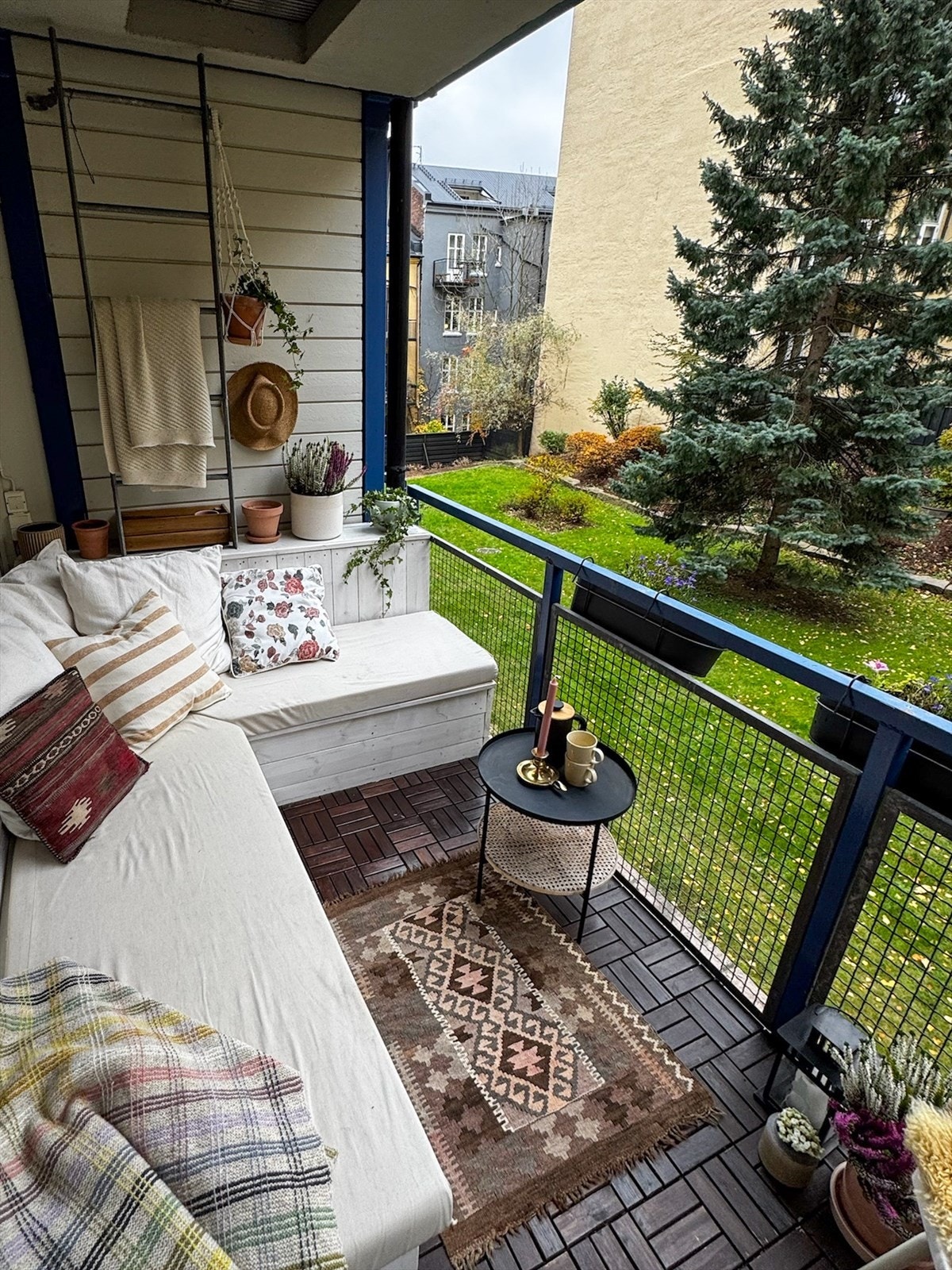 Selgers balkongbilde. Galleribilde