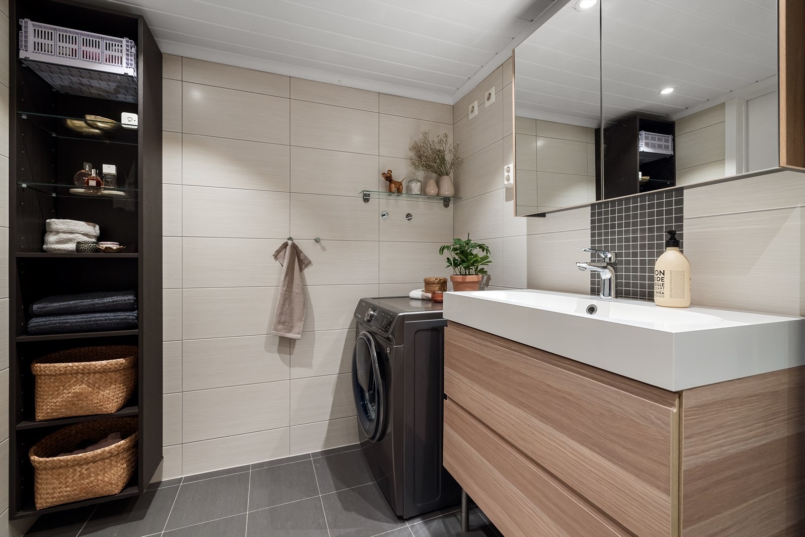 Det er opplegg for vaskemaskin. Galleribilde