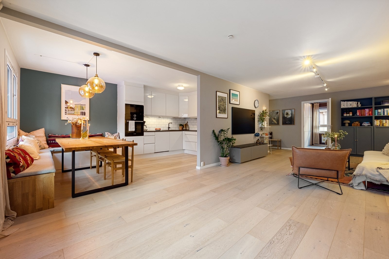 Stian M. Baklie har gleden av å presentere Rosteds gate 12! Galleribilde