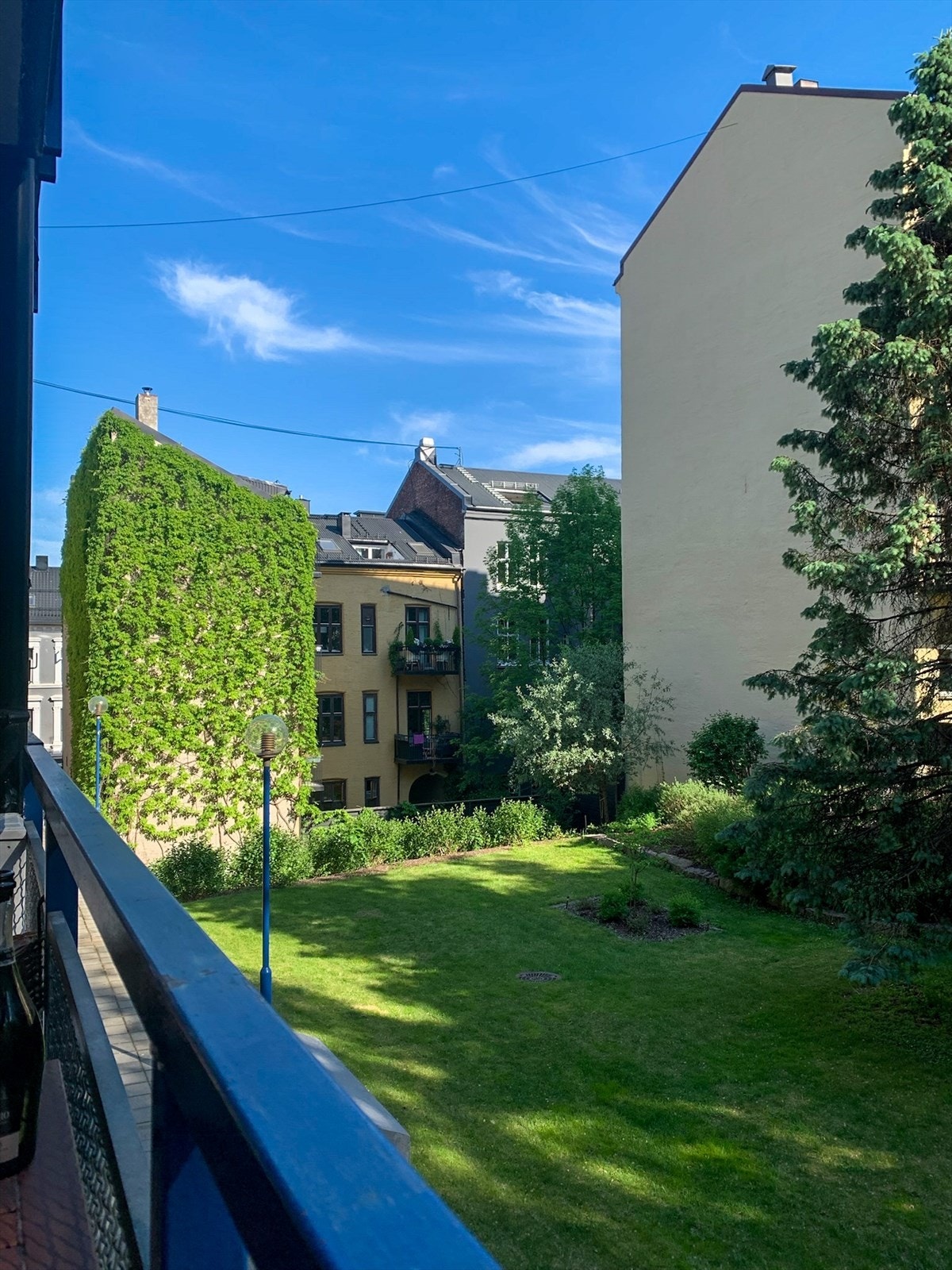 Selgers balkongbilde. Galleribilde