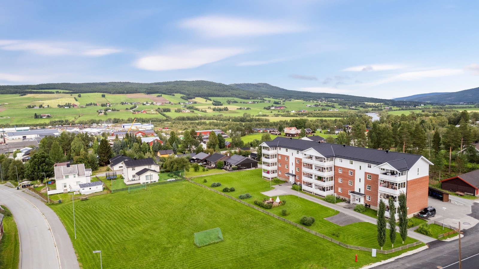 Leiligheten ligger i 3.etasje med heis. Galleribilde