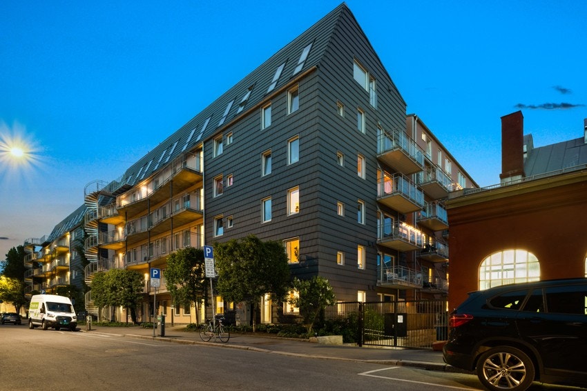 Det er egen inngang til leiligheten. Galleribilde