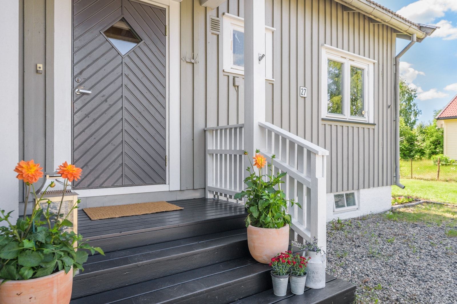 Et hyggelig overbygget inngangsparti. Galleribilde