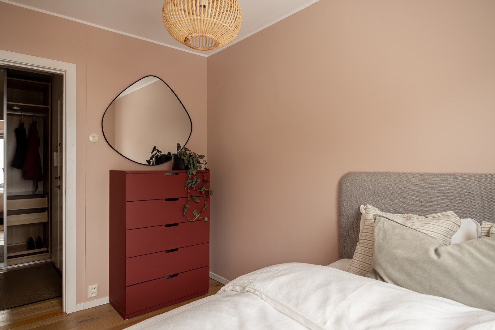 Ønsker du snarlig overtagelse? Leiligheten er ledig omgående. Galleribilde