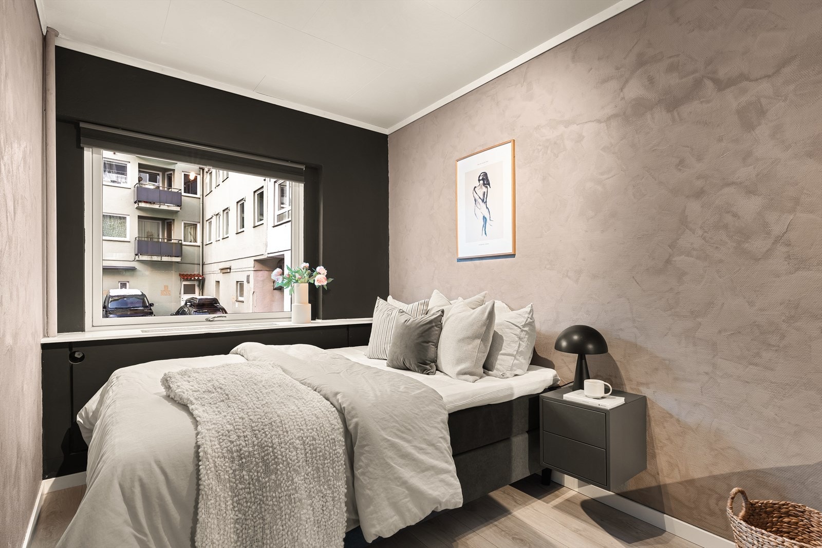 Soverommet har godt med lysinnslipp og plass til å innrede med seng etter ønsket størrelse. Galleribilde
