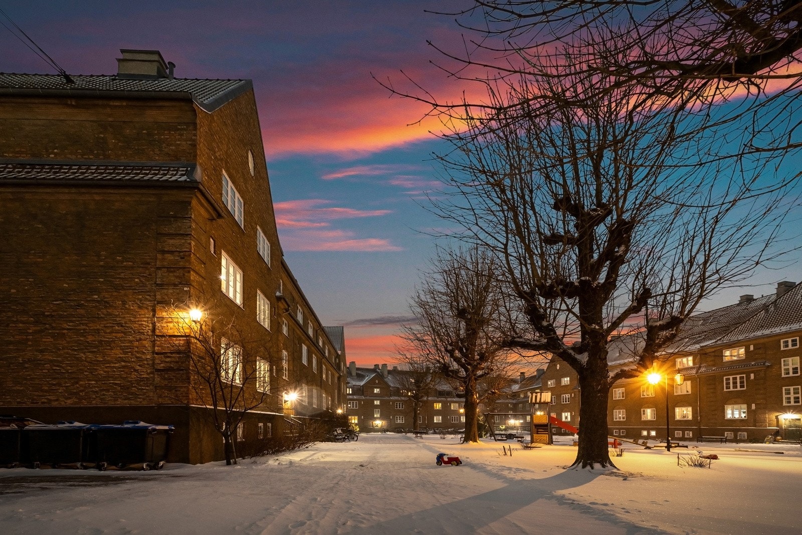 Lindern Haveby er et særs attraktivt boligområde, preget av parkmessige fellesarealer. Galleribilde