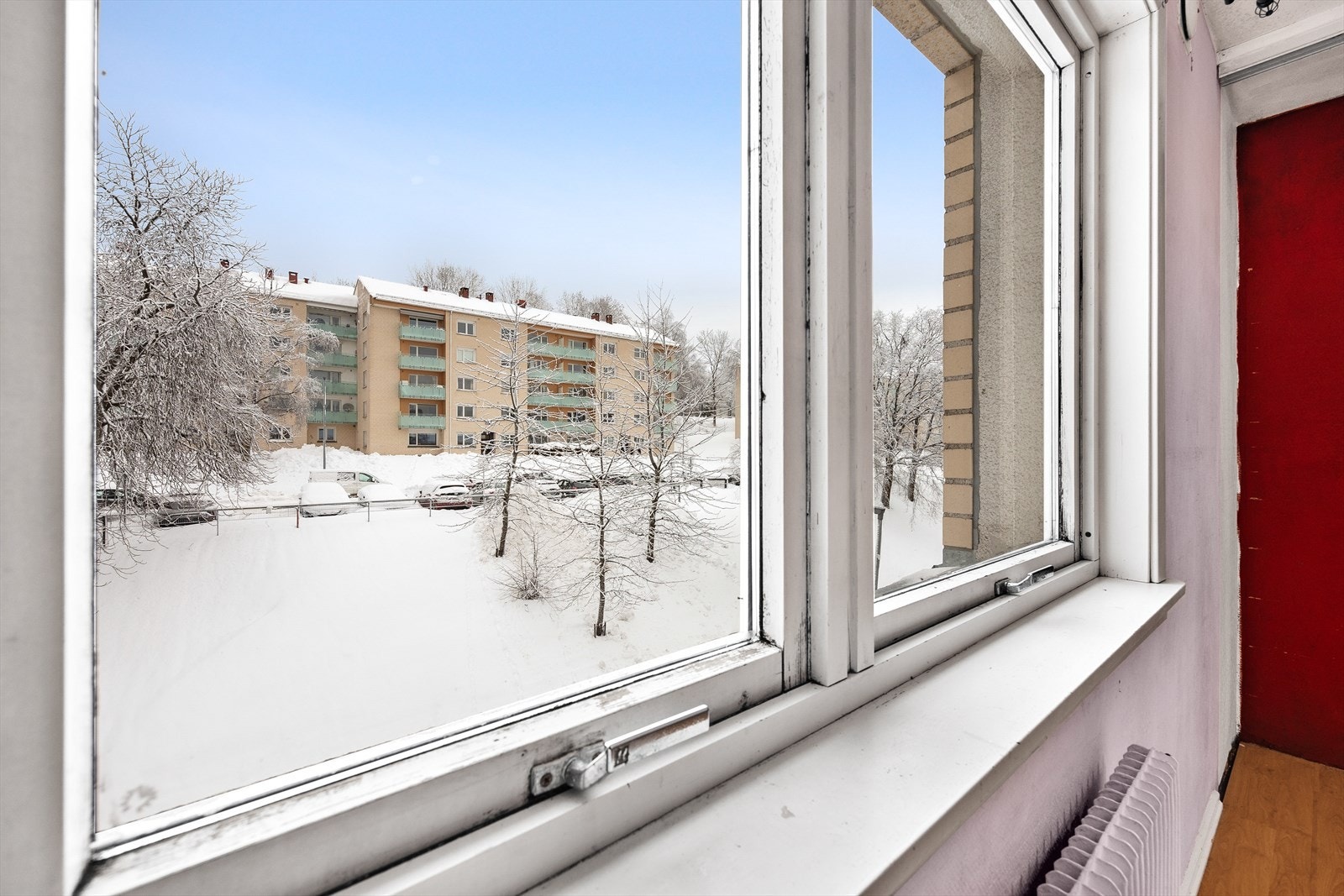 Utsikt fra soverommet mot rolige omgivelser Galleribilde