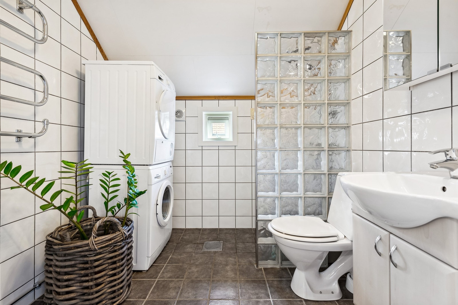 Flislagt bad med gulvvarme Galleribilde