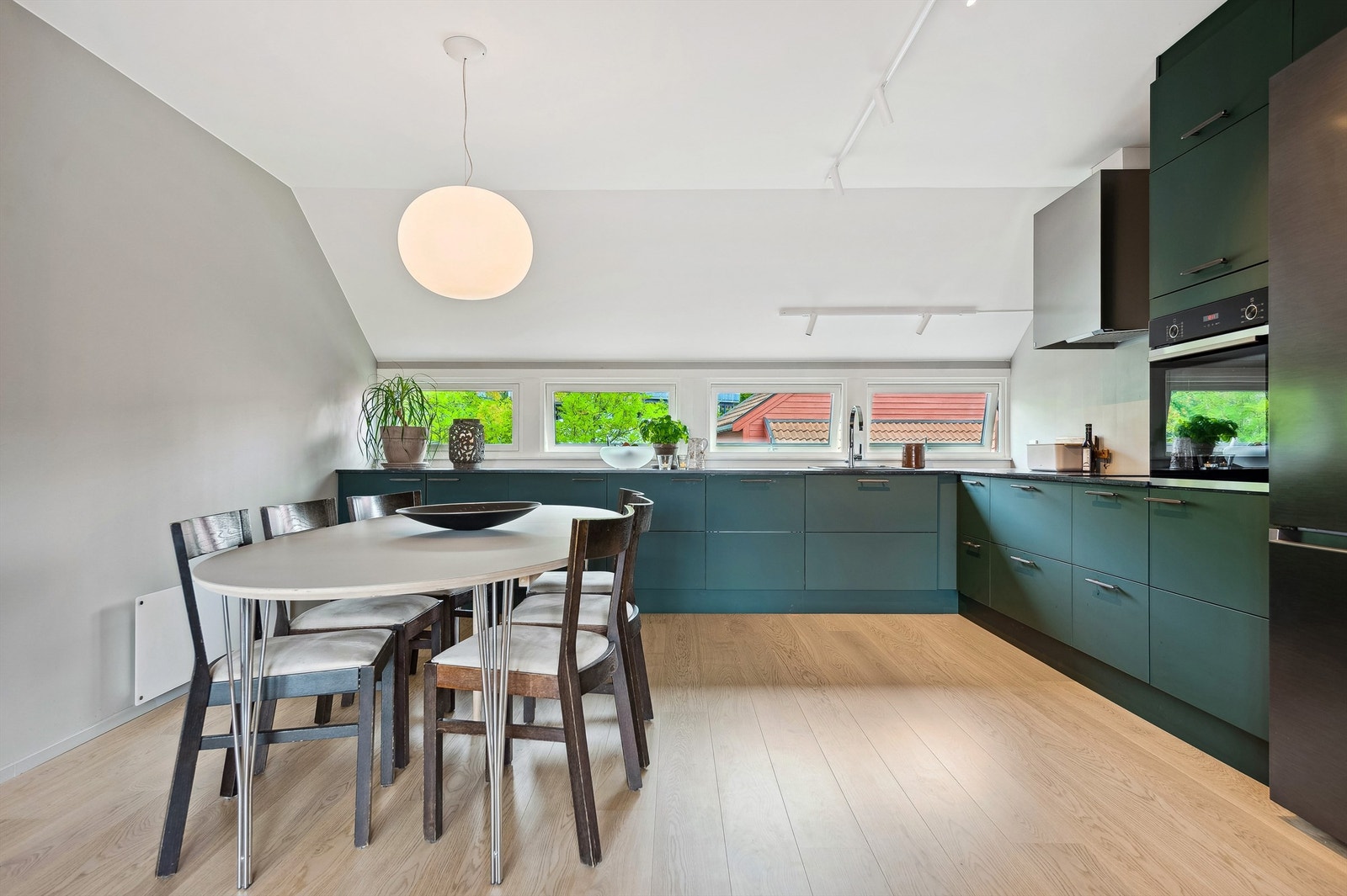 Kjøkkenet ble pusset opp i 2022 Galleribilde